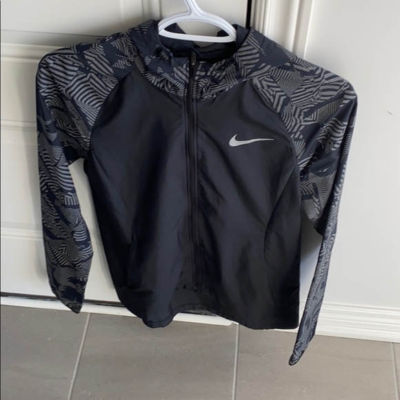 NIKE Windbreaker Jacket - Picture 1 of 8